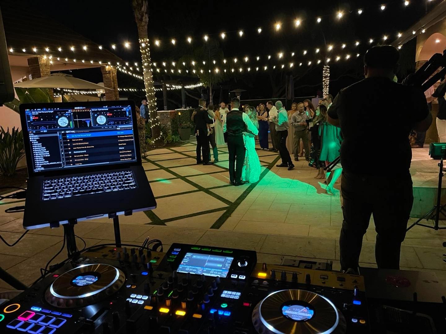 Weddings & Ceremonies #weddingdj #djinlasvegas #latinodj #luzysonido #music #lasvegasdj #lasvegas
