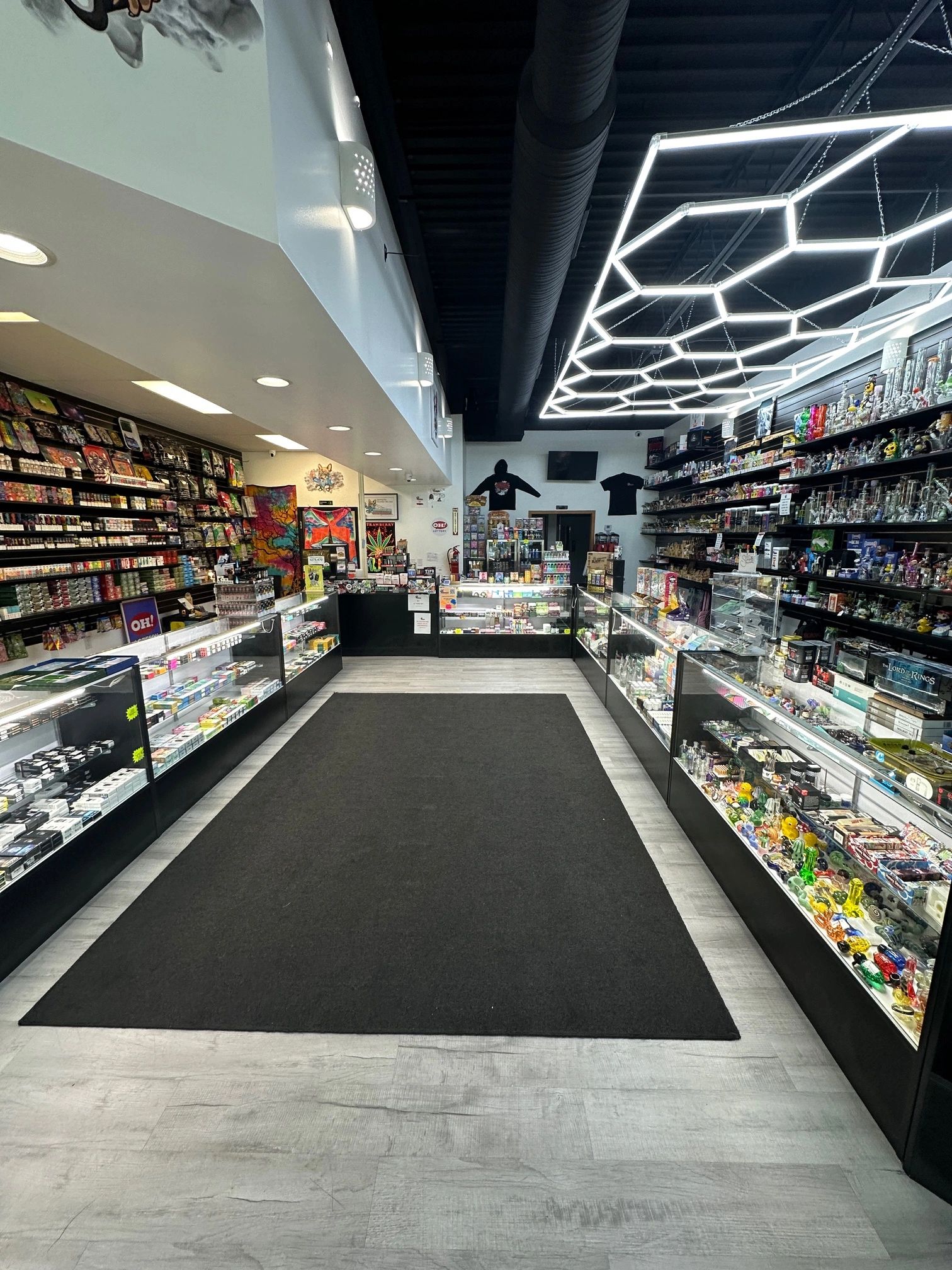 Smokaholics: Your Go-To Vape and Smoke Shop