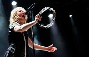 Emily Haines, Metric