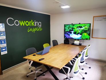 Coworking Inspira sede Belen Malibu, sala de juntas, meeting room