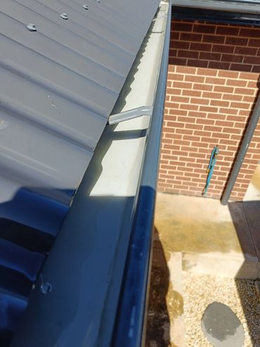 gutter before clean