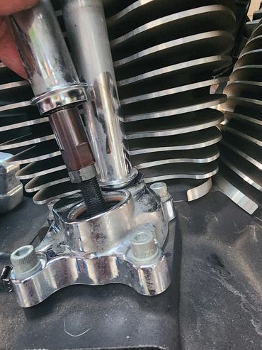 Adjustable push rods for Vtwin motorcycle