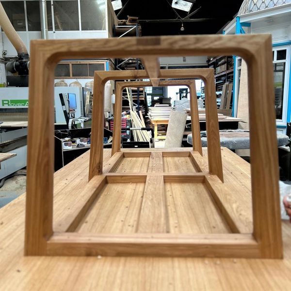 Estructura de madera en taller de carpintería.