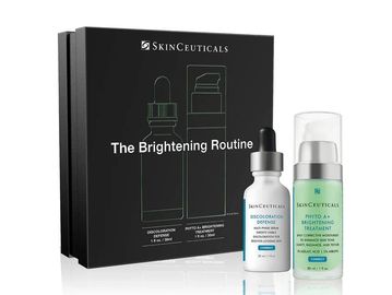 SET INCLUDES
Discoloration Defense (30ml)
Phyto A+ Brightening Treatment (30ml)