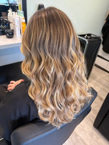Bright balayage