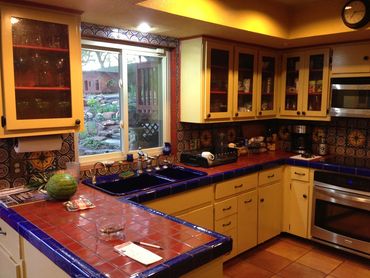 Kitchen Remodel Brookhaven GA picture before image of old kitchen with tile countertop.