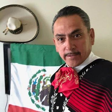 Leo Trujillo! gran cantante del regional mexicano. altamente recomendado.