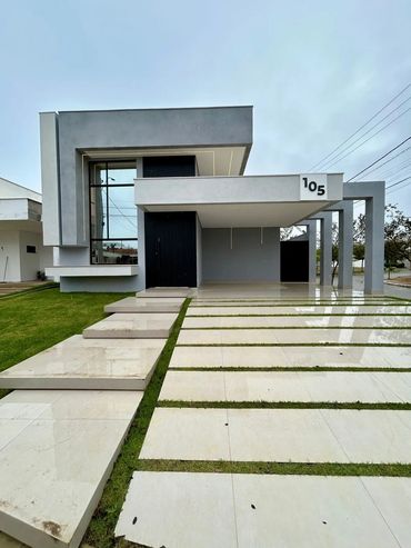 Casa à Venda em condominio fechado de médio /alto padrão em Vitória da Conquista/BA.