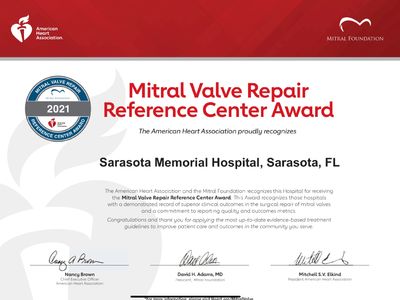 Dr. Jonathan Hoffberger, heart surgeon and cardiothoracic specialist awarded Reference Center Award.