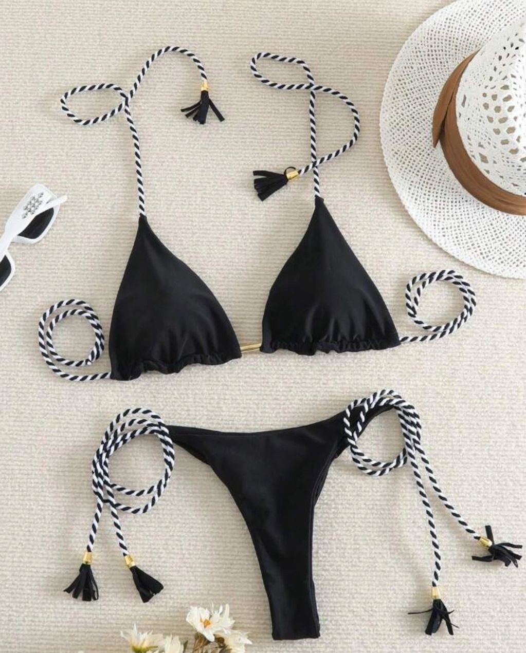 Kelly Bikini