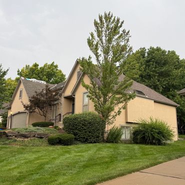 Leawood, Kansas
Residential roof replacement completed by Pro Roofing Systems in Leawood KS.
