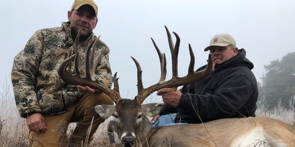 Central Texas Trophy Whitetail Deer Hunt