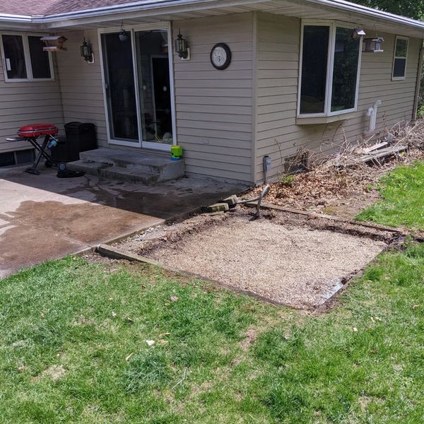 Hot tub removal in Greenville 54942 by Keep'er Movin' Junk Removal & Demolition from the Fox Cities.