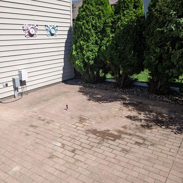 Hot tub removal in Little Chute 54140 by Keep'er Movin' Junk Removal from the Fox Cities.