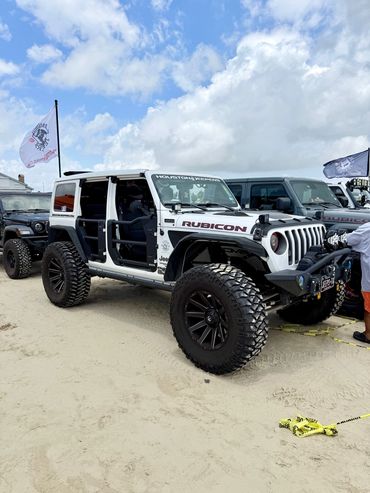 TOPLESS AT SURFSIDE BEACH - 05/16/2026 - ASSISTANCE: 65 JEEPS