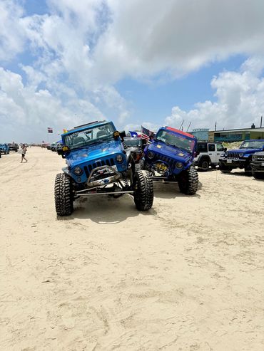 TOPLESS AT SURFSIDE BEACH - 05/16/2026 - ASSISTANCE: 65 JEEPS