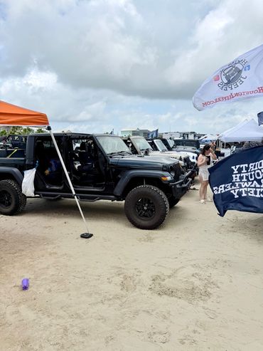TOPLESS AT SURFSIDE BEACH - 05/16/2026 - ASSISTANCE: 65 JEEPS