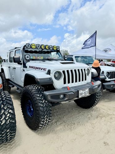 TOPLESS AT SURFSIDE BEACH - 05/16/2026 - ASSISTANCE: 65 JEEPS