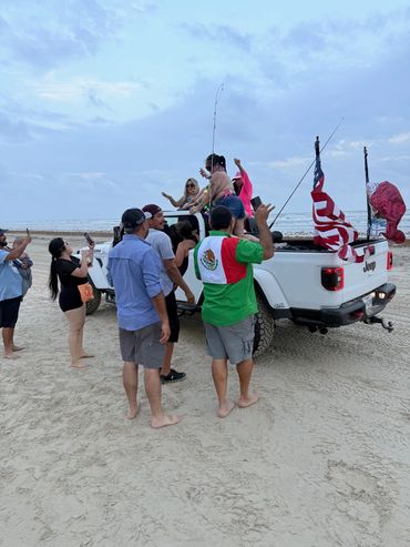 TOPLESS AT SURFSIDE BEACH - 05/16/2026 - ASSISTANCE: 65 JEEPS