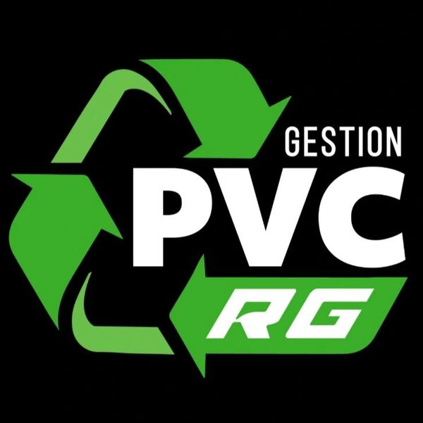 Logo de gestion PVC RG avec symbole de recyclage vert.