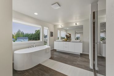 High-end real estate master bath photo