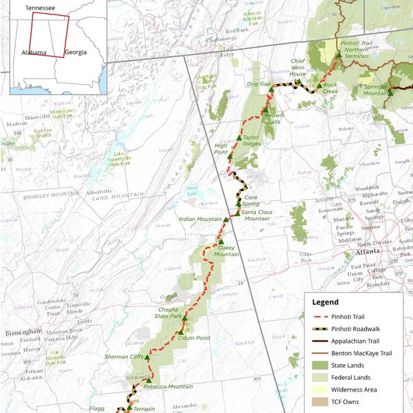Map showing the Pinhoti Trail crossing Alabama and Georgia with landmarks and trail types.