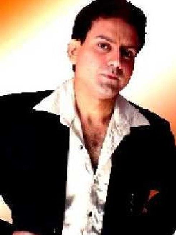 Vikram Mehta: Ace Reiki Grandmaster & Spiritual Guru, offering Best Psychic Readings Online globally