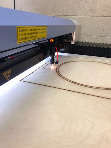 MAQUINA DE CORTE EN ACCION