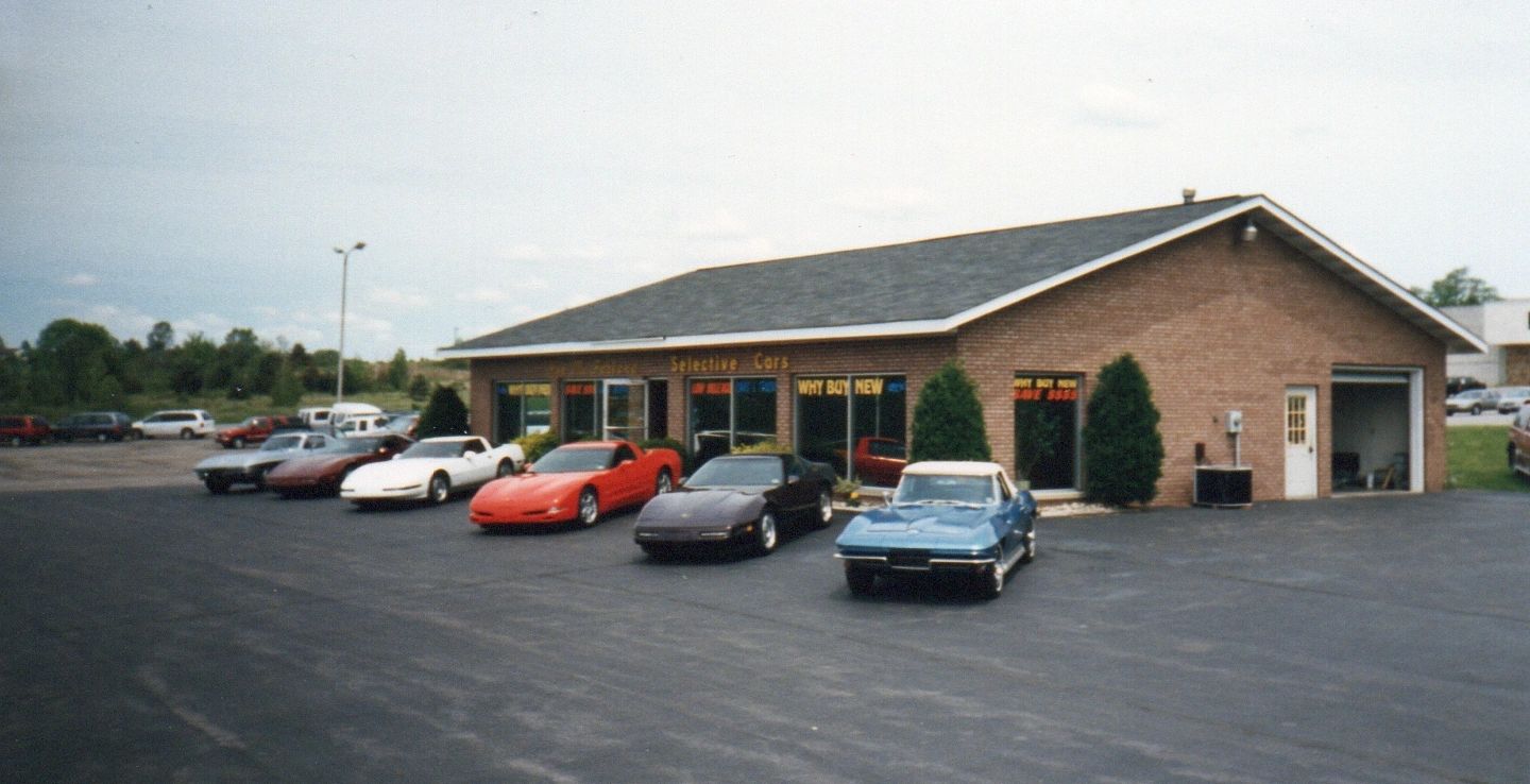 Ken McFarland Selective Cars Building with cars in lot