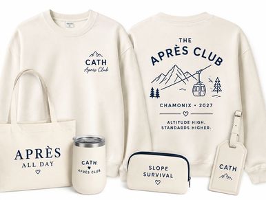 Set of après-ski themed merchandise including sweatshirt, tote bag, tumbler, pouch, and luggage tag.