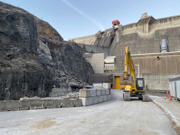 Retaining wall at Revelstoke Hydro dam.