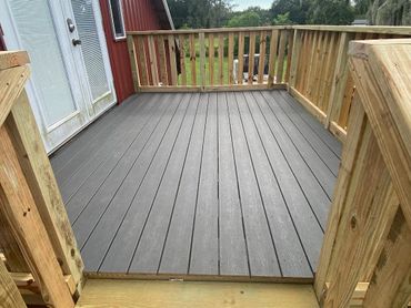Deck Builder Lithia FL, Custom Decks Brandon FL