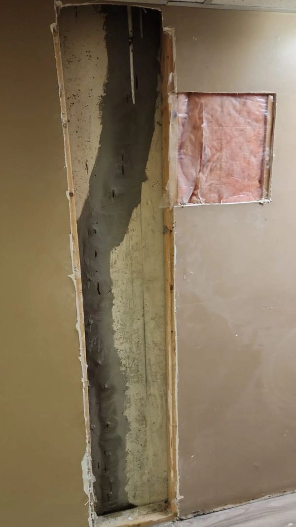 Vertical crack repair for water seepage using flexible resin