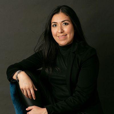 Laura Medina Tanatología y Psicología.