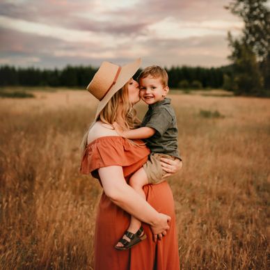 Spokane Washington Indian Trail Family Newborn Child Maternity Photographer