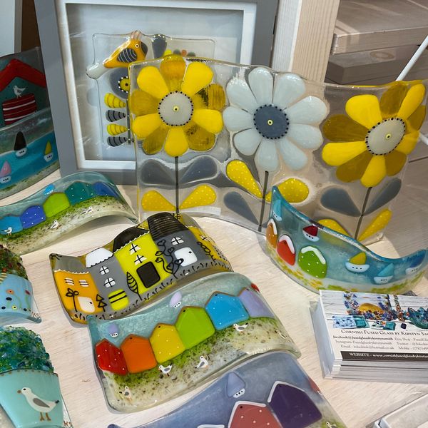 www.facebook.com/fusedglassbykirstynsmith/ 
www.cornishfusedglassbykirstynsmith.com
