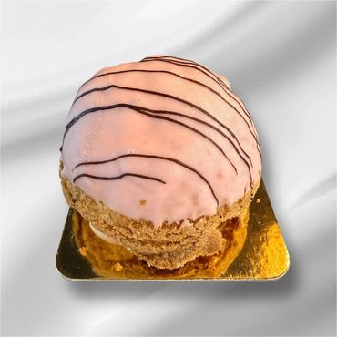 Traditional Italian Cream Puff