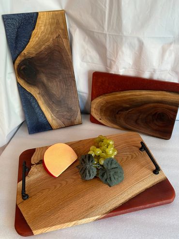 Various chopping boards in different colors