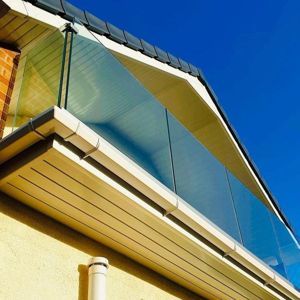 south hams. South Devon. balustrades. high quality. stainless steel. manufacturer. glass. infinity