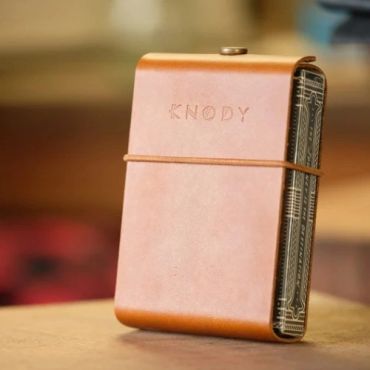 Travel Cribbage Board Wrapped in Leather Case | KNODY