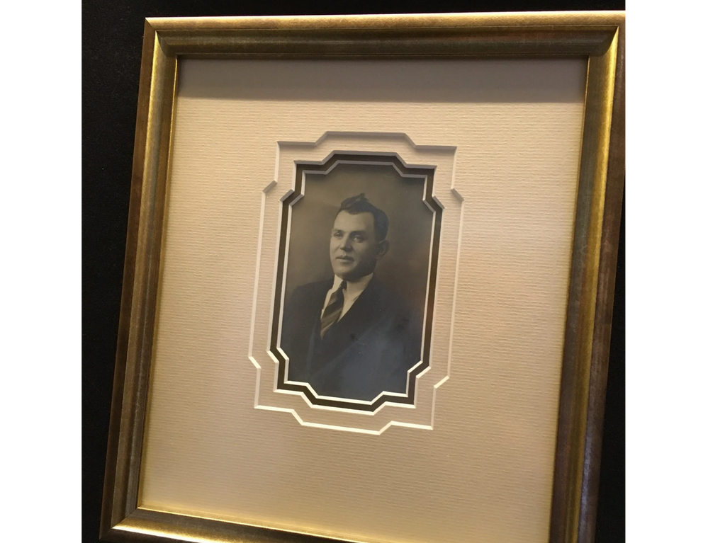 Conservation framing of photos