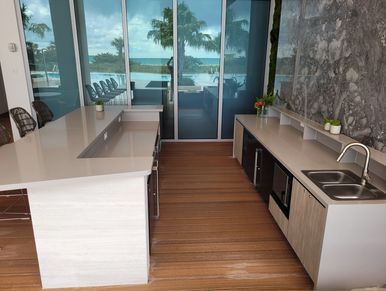 Outdoor kitchen in Miami
