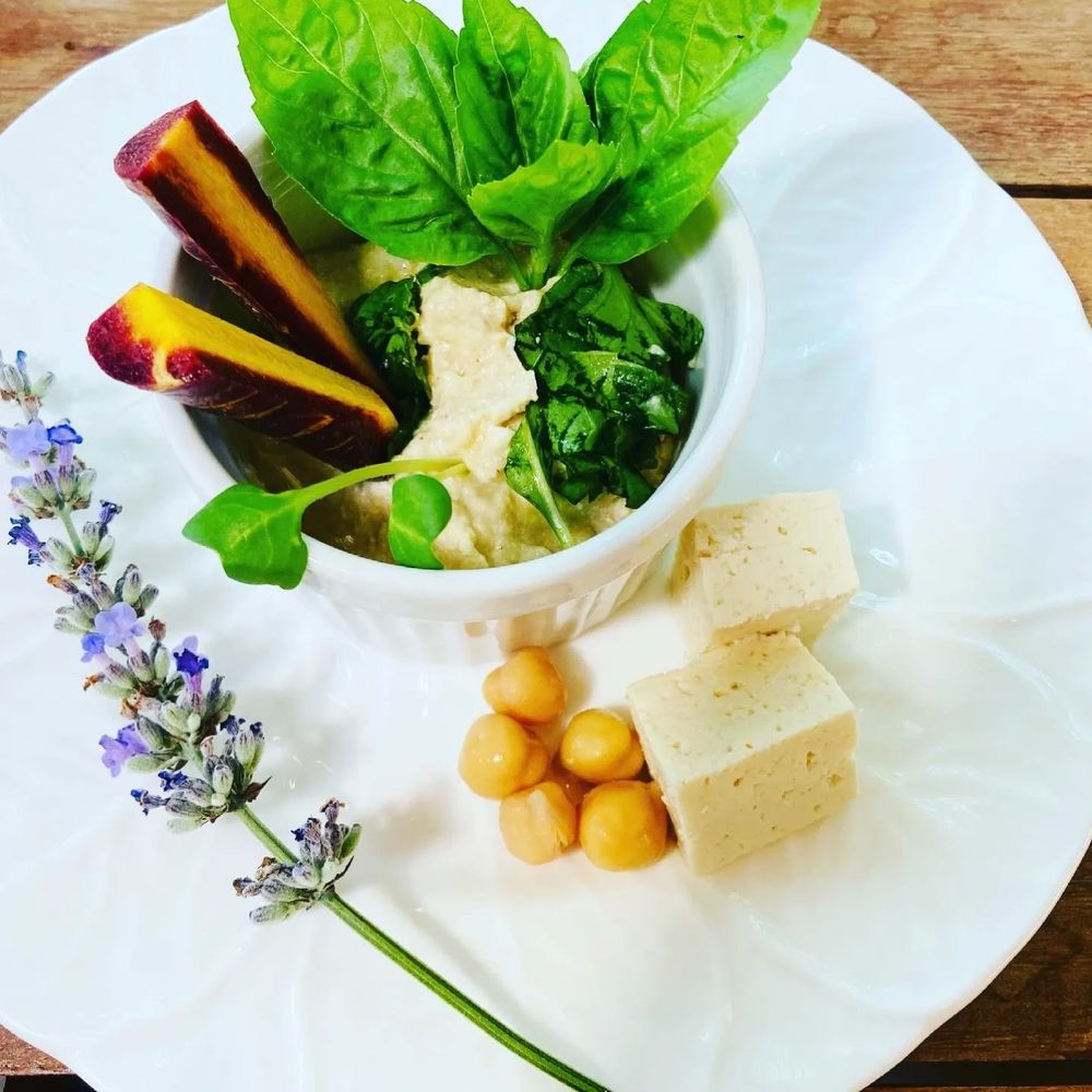 Michi's simple tofu hummus.