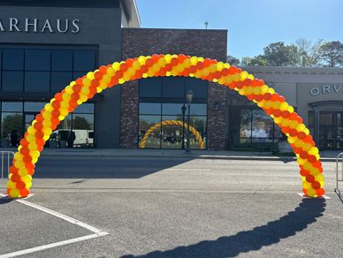35' outdoor balloon arch at The Summit Birmingham, AL