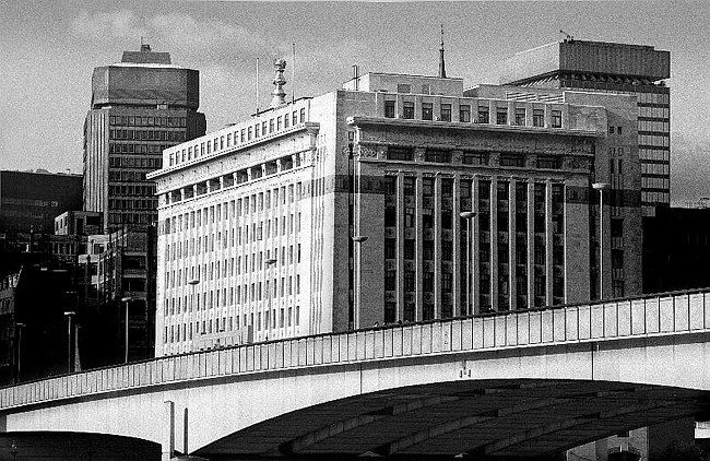 London Bridge and Adelaide House at the north side of London Bridge