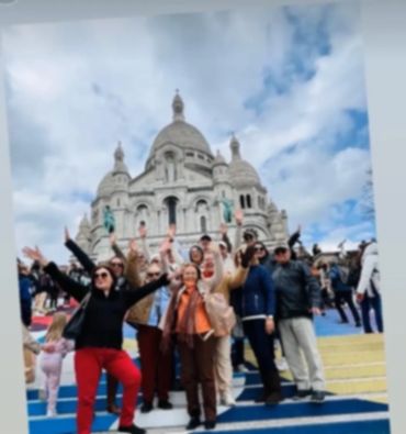 Um grupo maravilhoso em Paris acompanhdo por o nosso guia