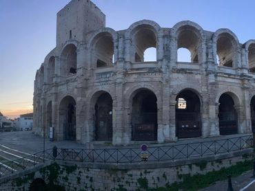 Arena de epoca Romana, na cidade de Arles, na Provença, acompanhado pelo o seu guia.paris