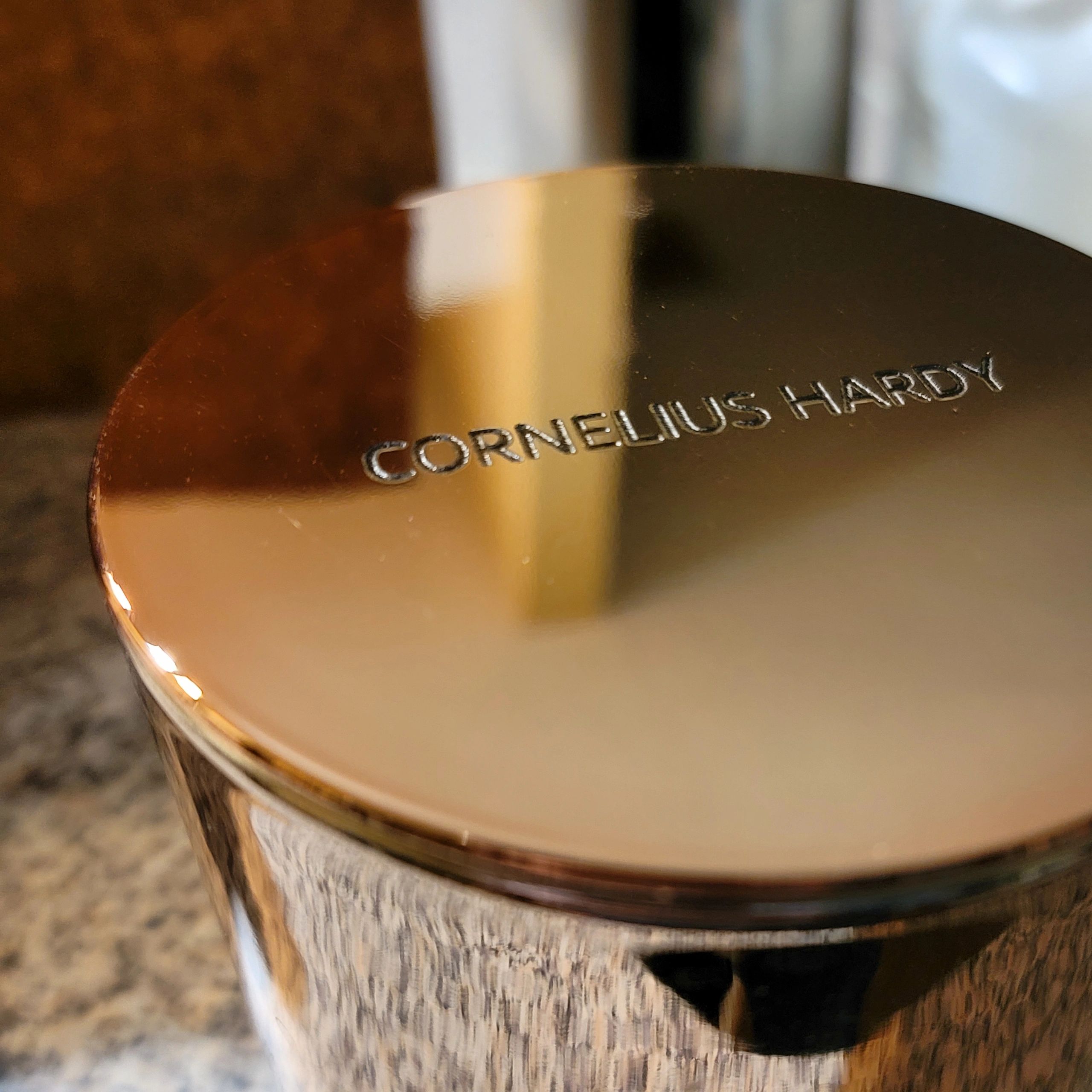 Luxury candle with Gold lid with engraving