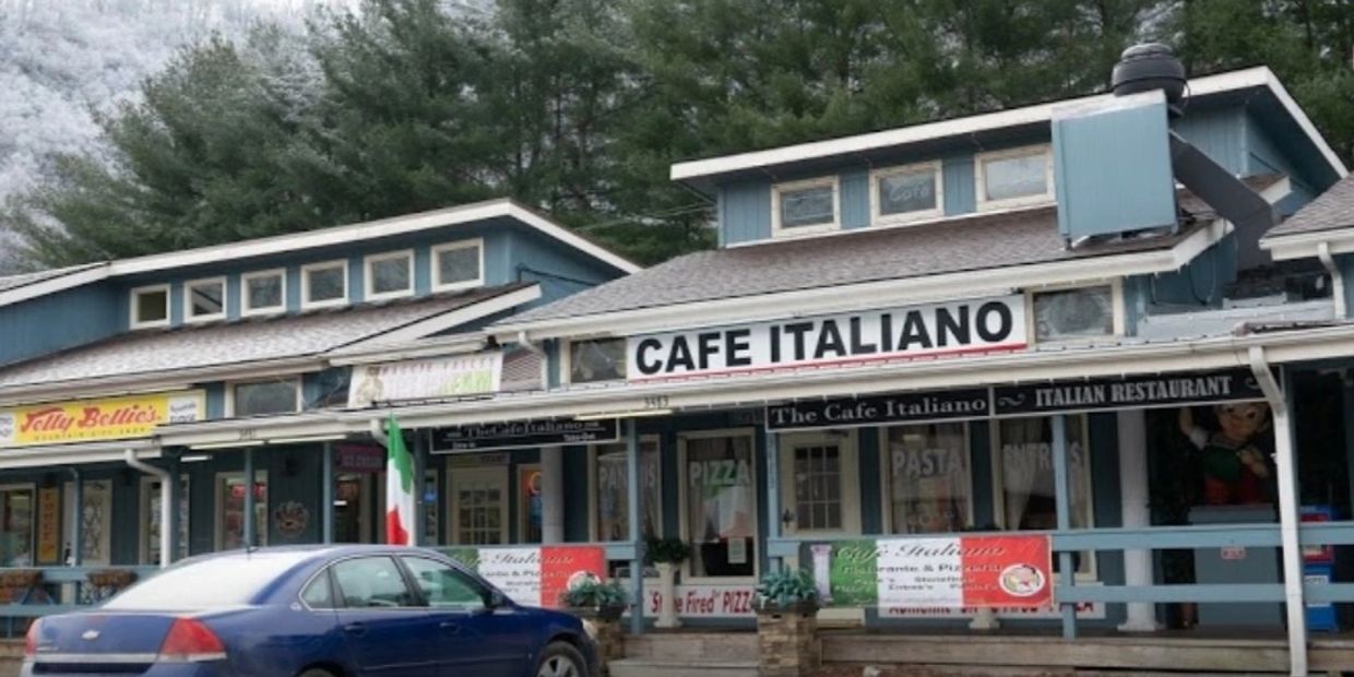 Exterior of Cafe Italiano Restaurant & Pizzeria, Maggie Valley. Nearby is the Cataloochee ski area.