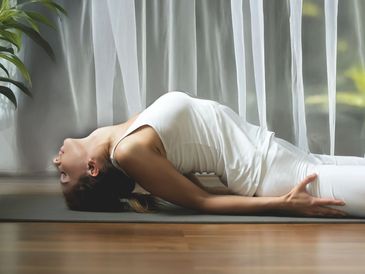 Mujer recibiendo una Sanación Energética Tántrica